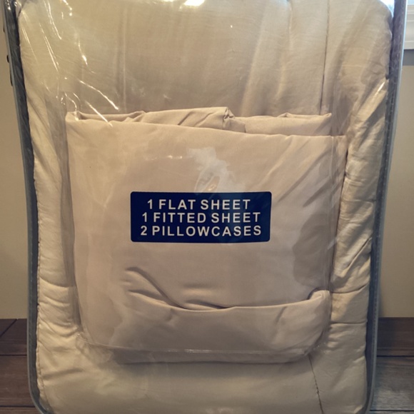 Wamsutta Bedding Wamsutta Lustleigh Washed 7 Piece Full Comforter